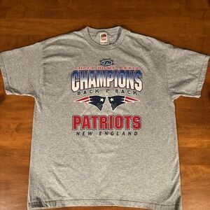 Fruit of the Loom Gray T-Shirt with Patriots Super Bowl Design